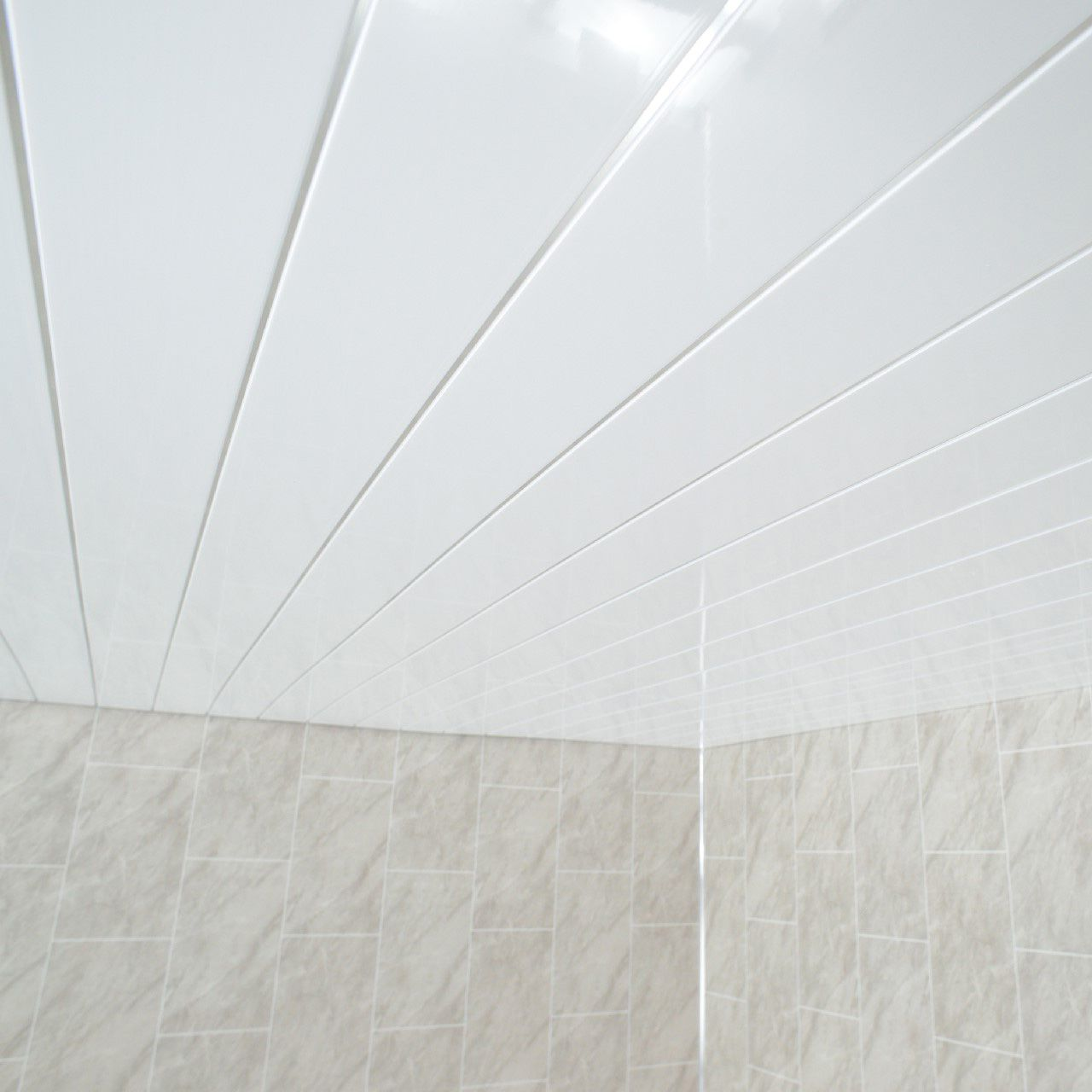 Our range of 5mm ceiling panels, measuring 2.6m x 250mm provide you with an ultimate seamless finish.