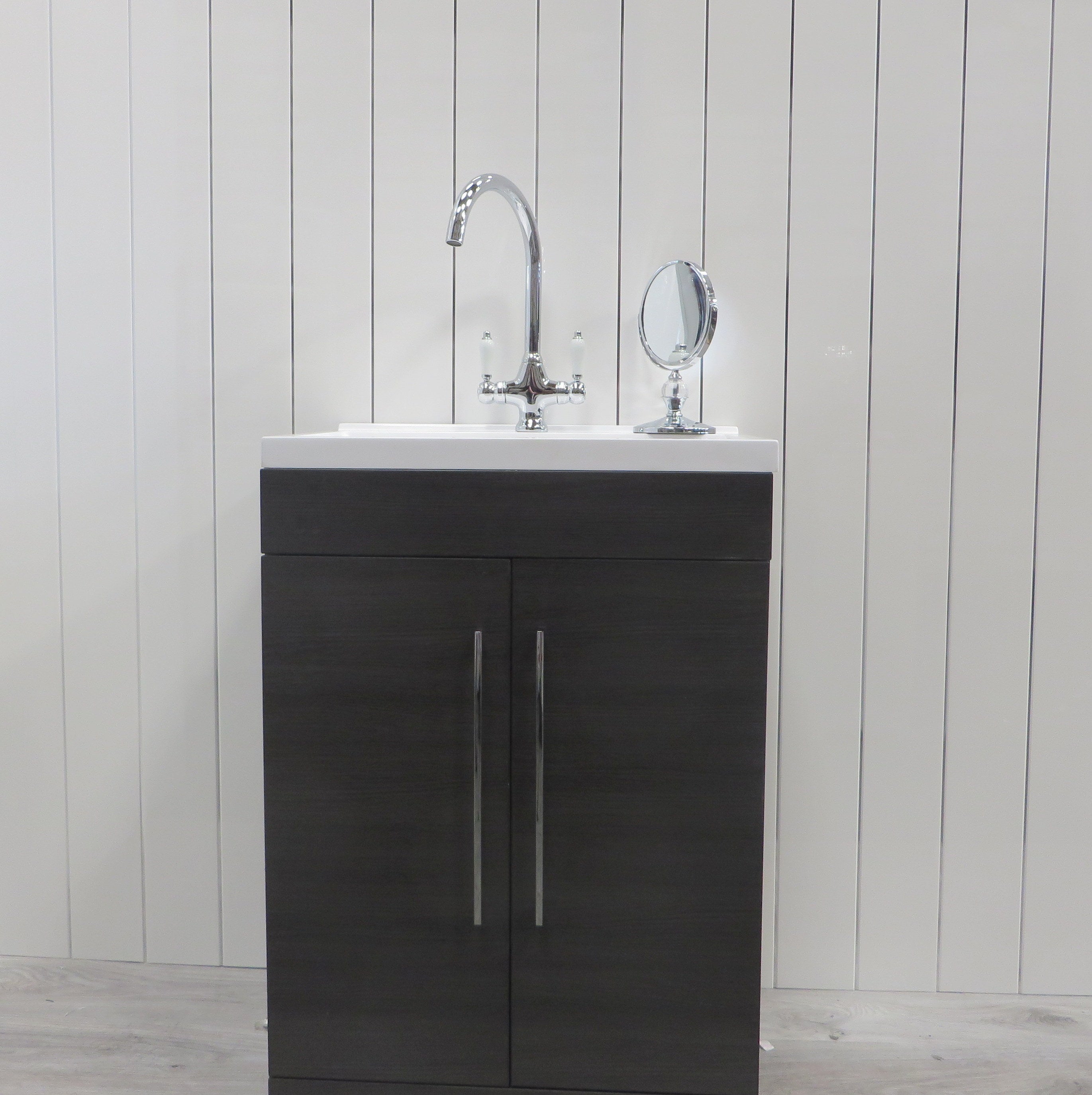 Gloss White & Chrome 5mm PVC Cladding Panel