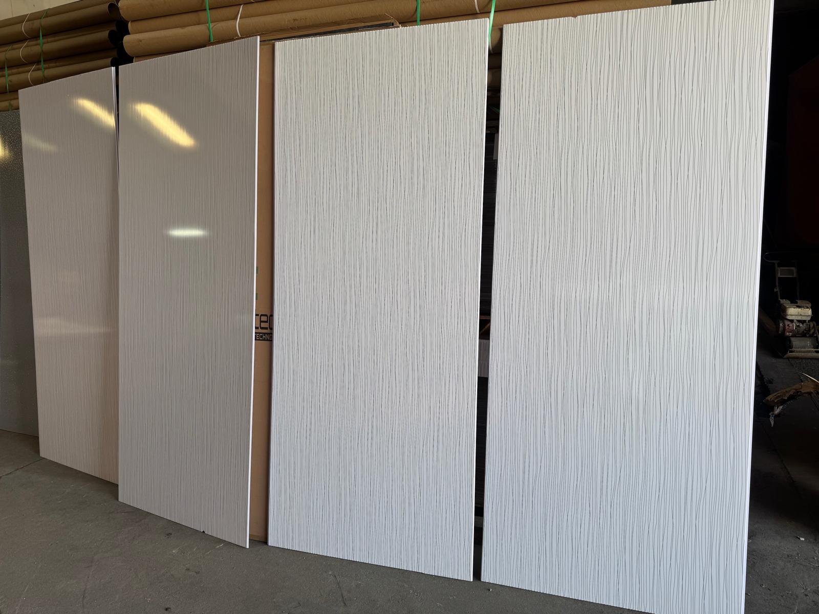 White Stripes 10mm Bathroom Cladding Wall Panels Minor Damage