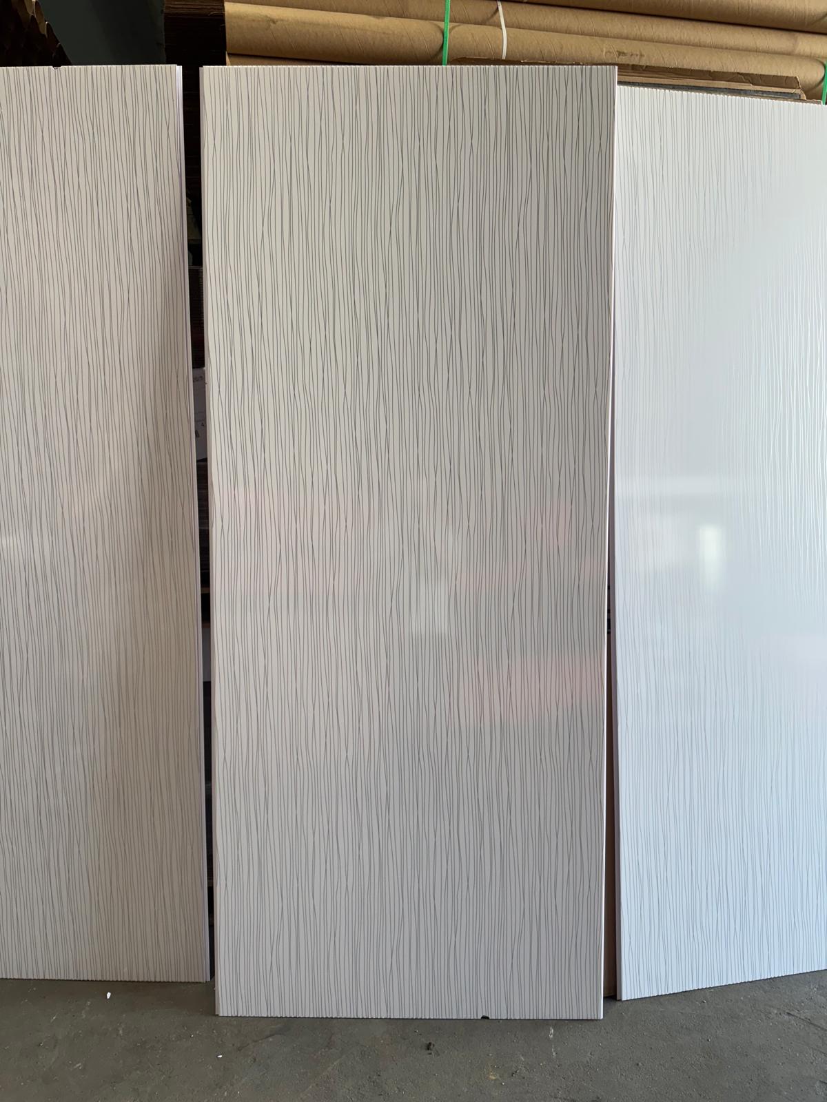 White Stripes 10mm Bathroom Cladding Wall Panels Minor Damage