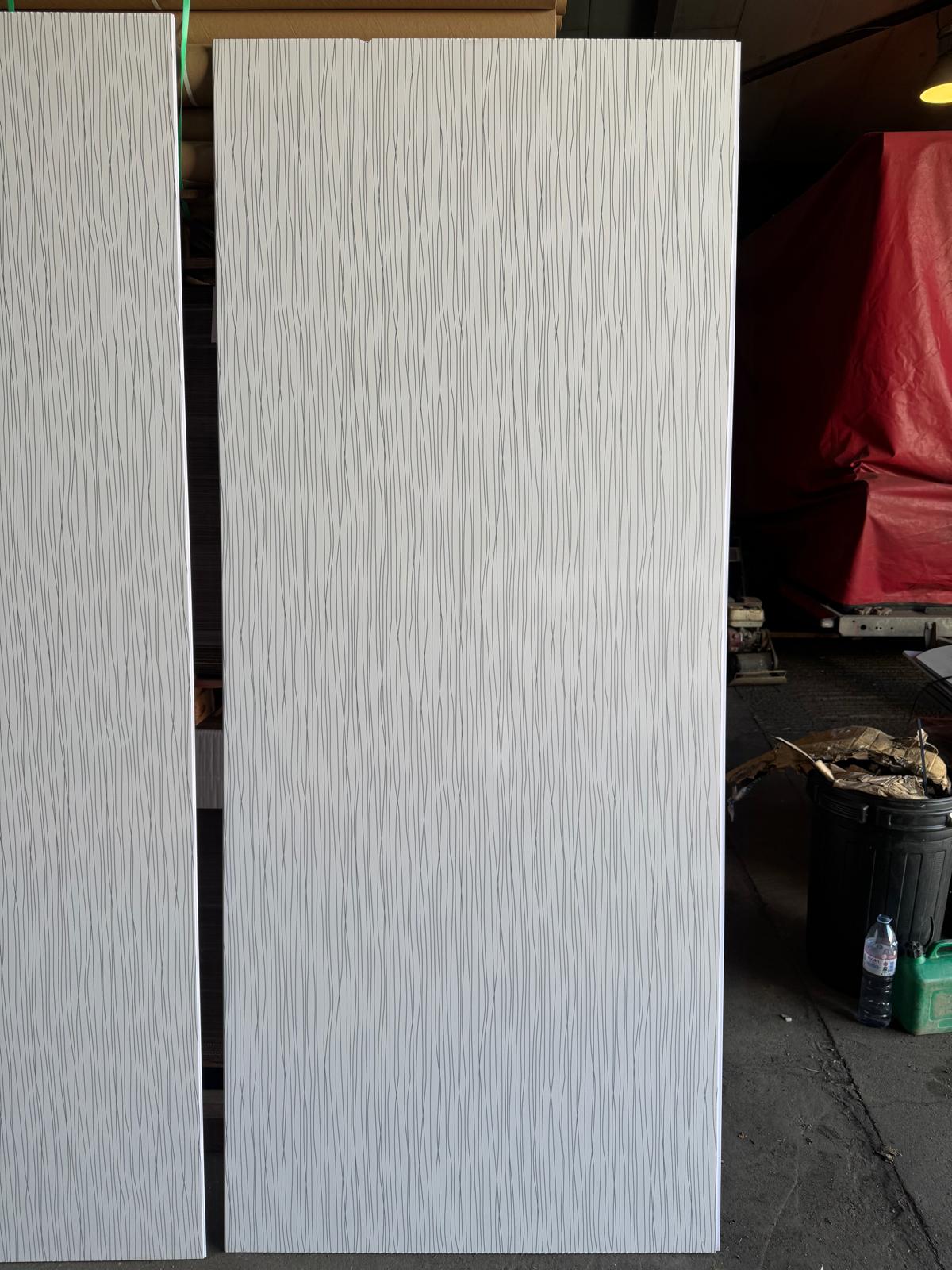 White Stripes 10mm Bathroom Cladding Wall Panels Minor Damage