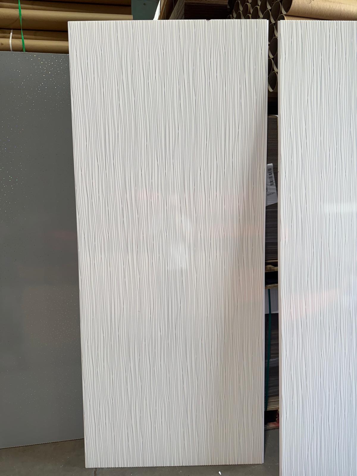 White Stripes 10mm Bathroom Cladding Wall Panels Minor Damage