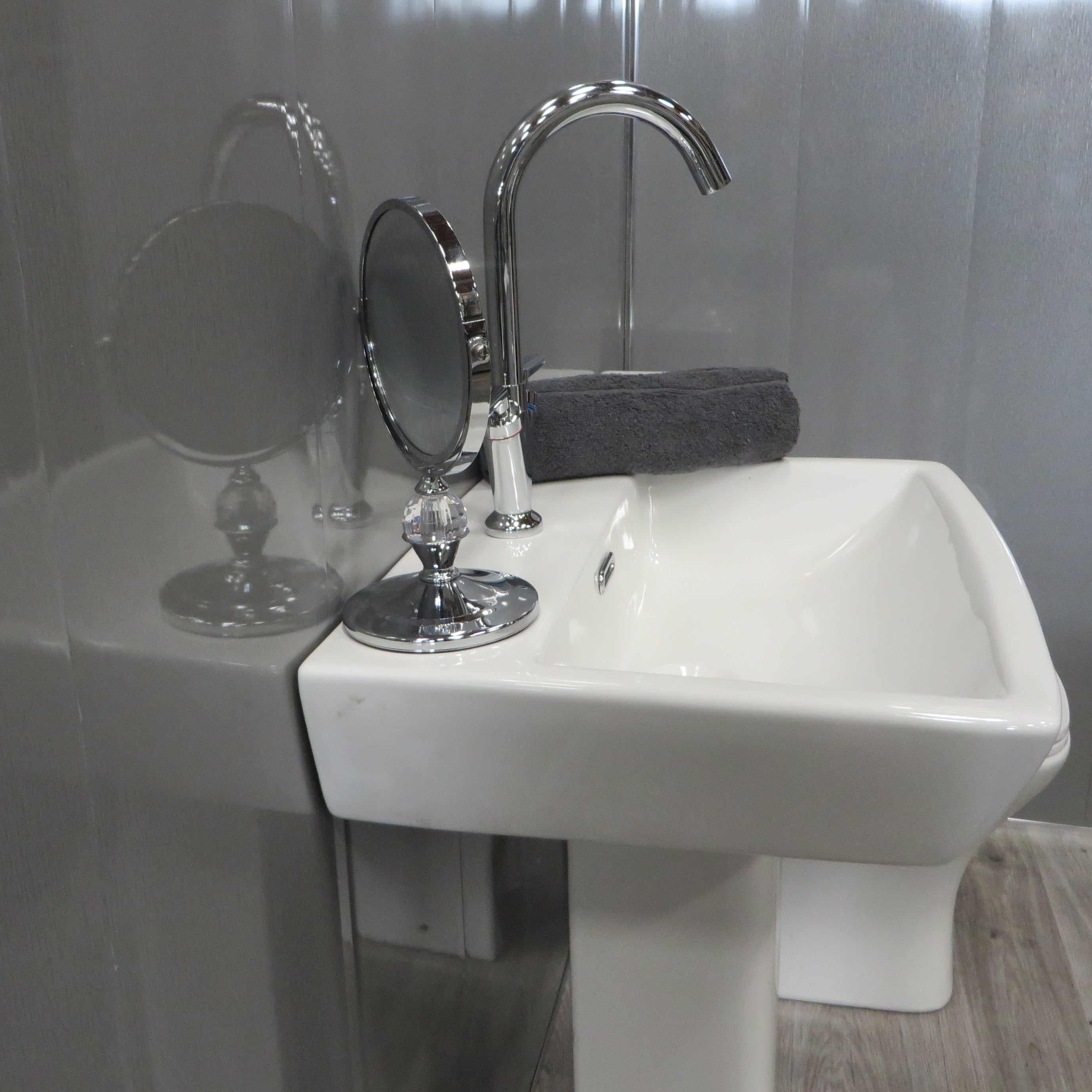 Silver Grey Silk 5mm Bathroom Cladding Wet Wall Panels