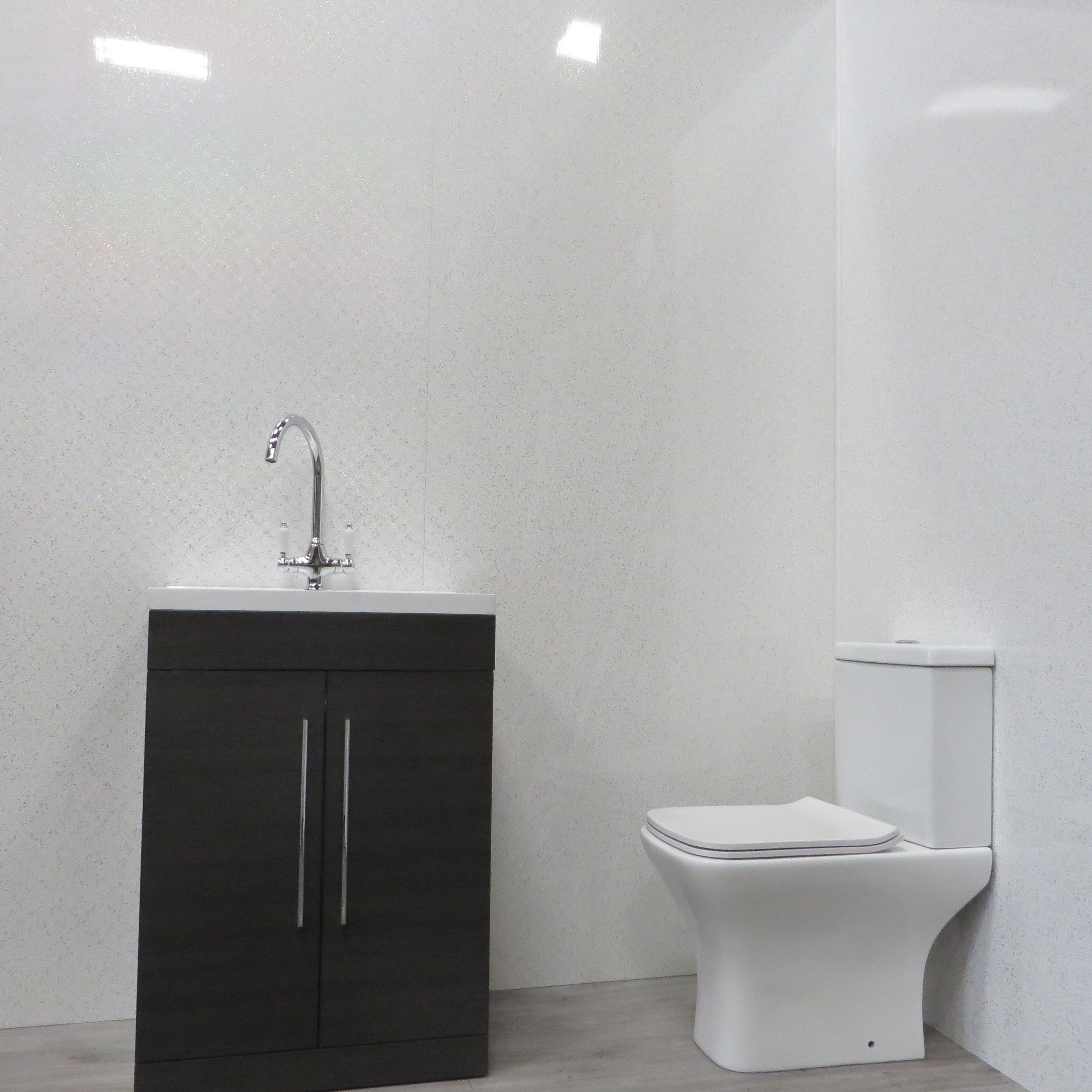 White Sparkle 10mm Bathroom Cladding Shower Wall Panels